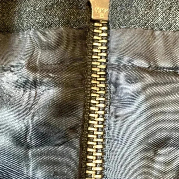 Femme  charcoal grey pencil skirt w 2 front pockets and back zipper & slit - Picture 7 of 8